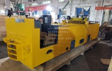 分體式設(shè)計的10噸架線式湘潭電機(jī)車發(fā)貨