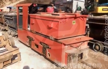 如何檢測和解決蓄電池電機車電池組的性能衰減問題？