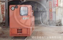 工礦井下電機(jī)車為什么要用雙電機(jī)牽引？
