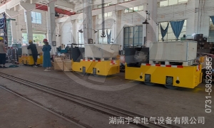 一批定制型2.5噸鋰電池湘潭電機(jī)車(chē)及配件出口海外