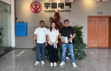 炎炎夏日，國外客戶上門采購遠程遙控型5噸鋰電池電機車