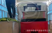 2.5噸鋰電蓄電池電機(jī)車(chē)及配件完成裝車(chē)發(fā)貨