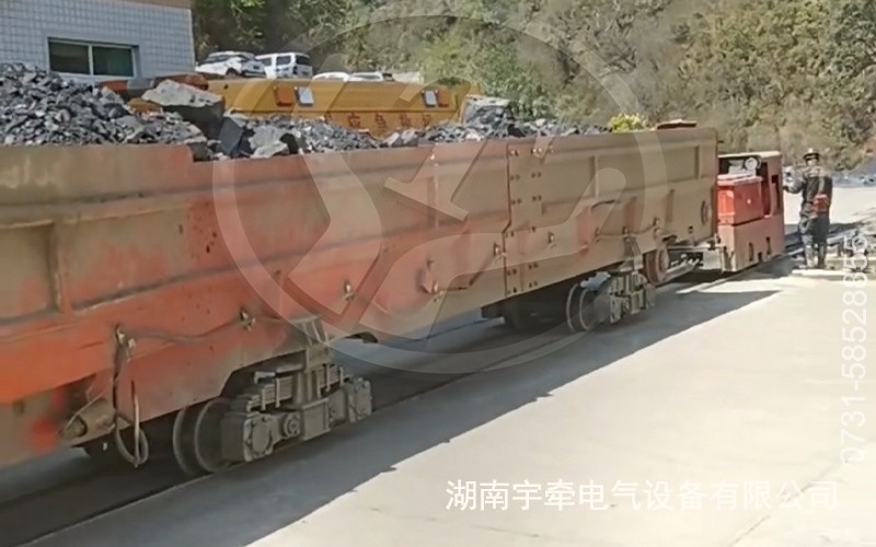 5噸防爆湘潭電機(jī)車(chē)在煤礦現(xiàn)場(chǎng)實(shí)現(xiàn)穩(wěn)定高效作業(yè)
